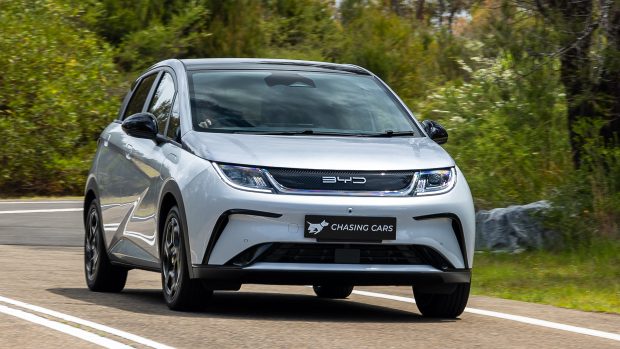 BYD Dolphin Premium 2023 Fahrgestell vorne 3/4 2