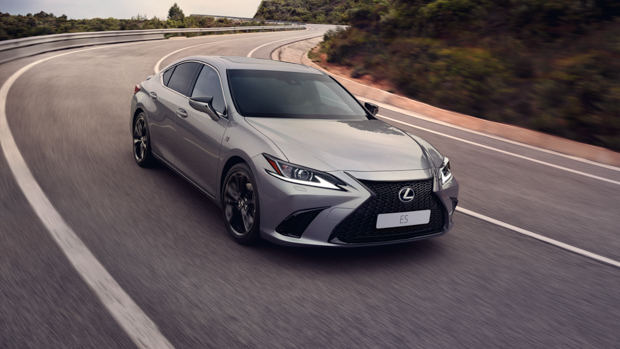 Lexus ES F Sport 2022 fahren