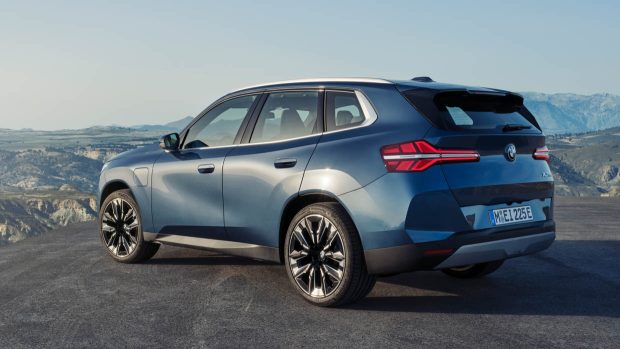 2025 BMW X3 G45 hinten 3/4 Winkel statisch