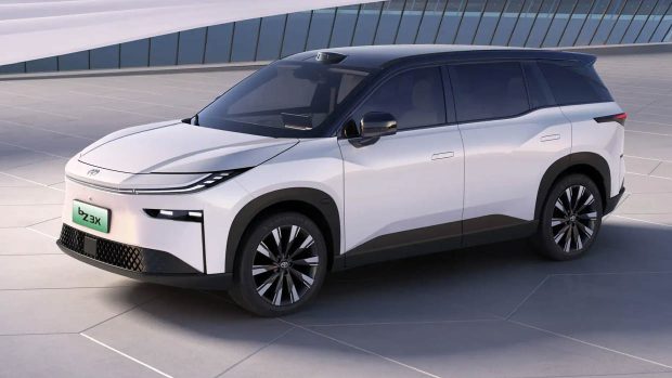 Toyota BZ3X SUV - Frontseitenwinkel statisch