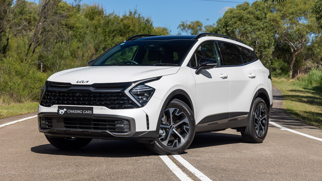 2024 Kia Sportage GT-Line Hybrid long-term front 3/4 static shot