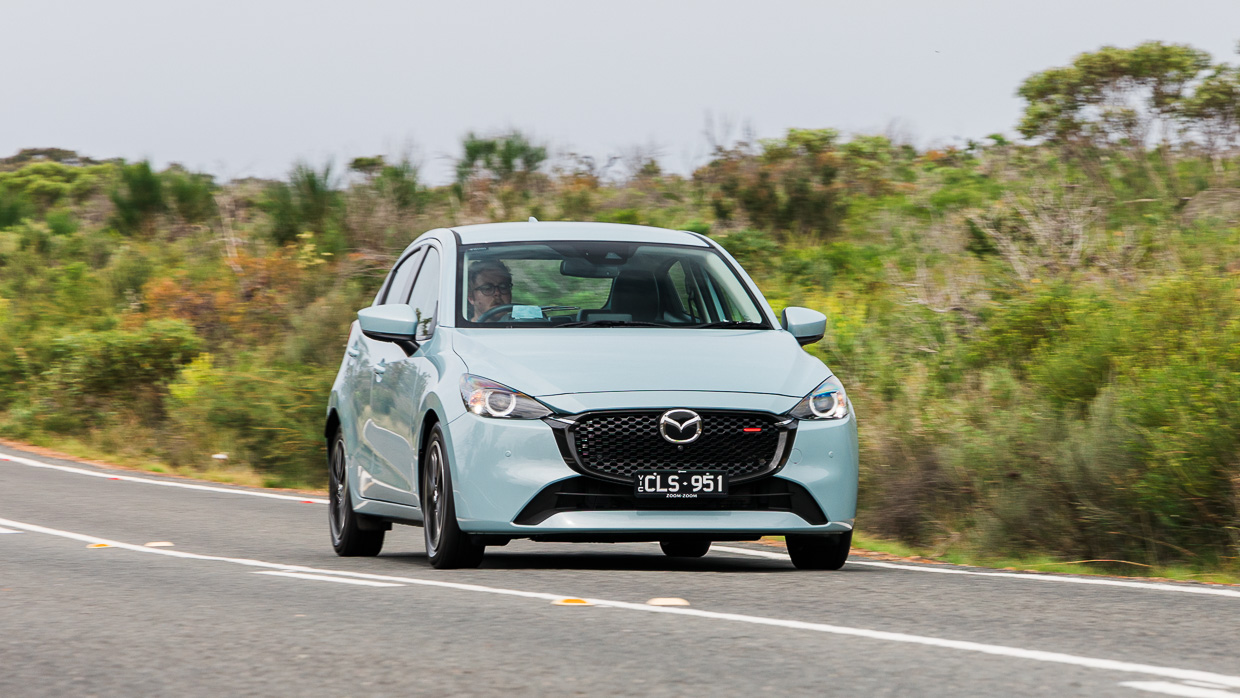 Mazda 2 GT 2024 Fahrvorderseite 2