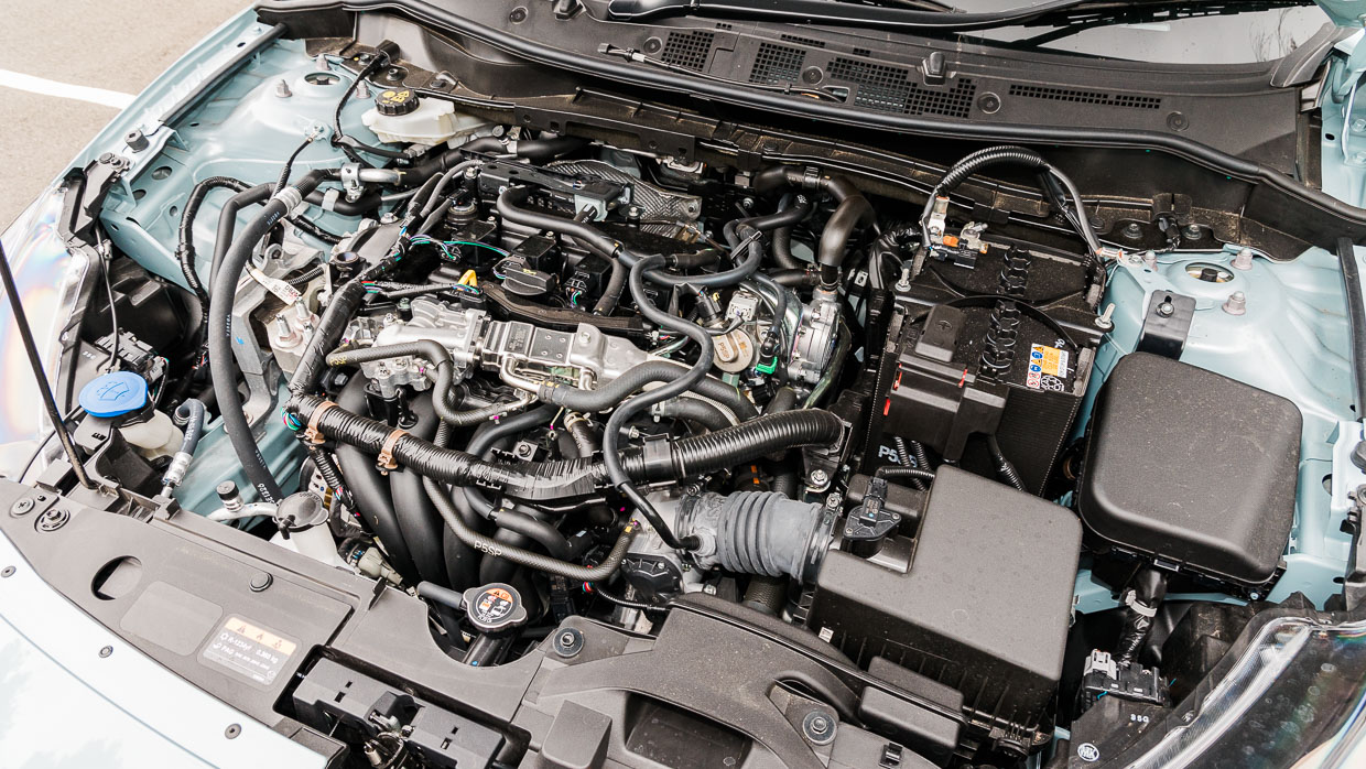 Mazda 2 GT 2024 Innenraummotor