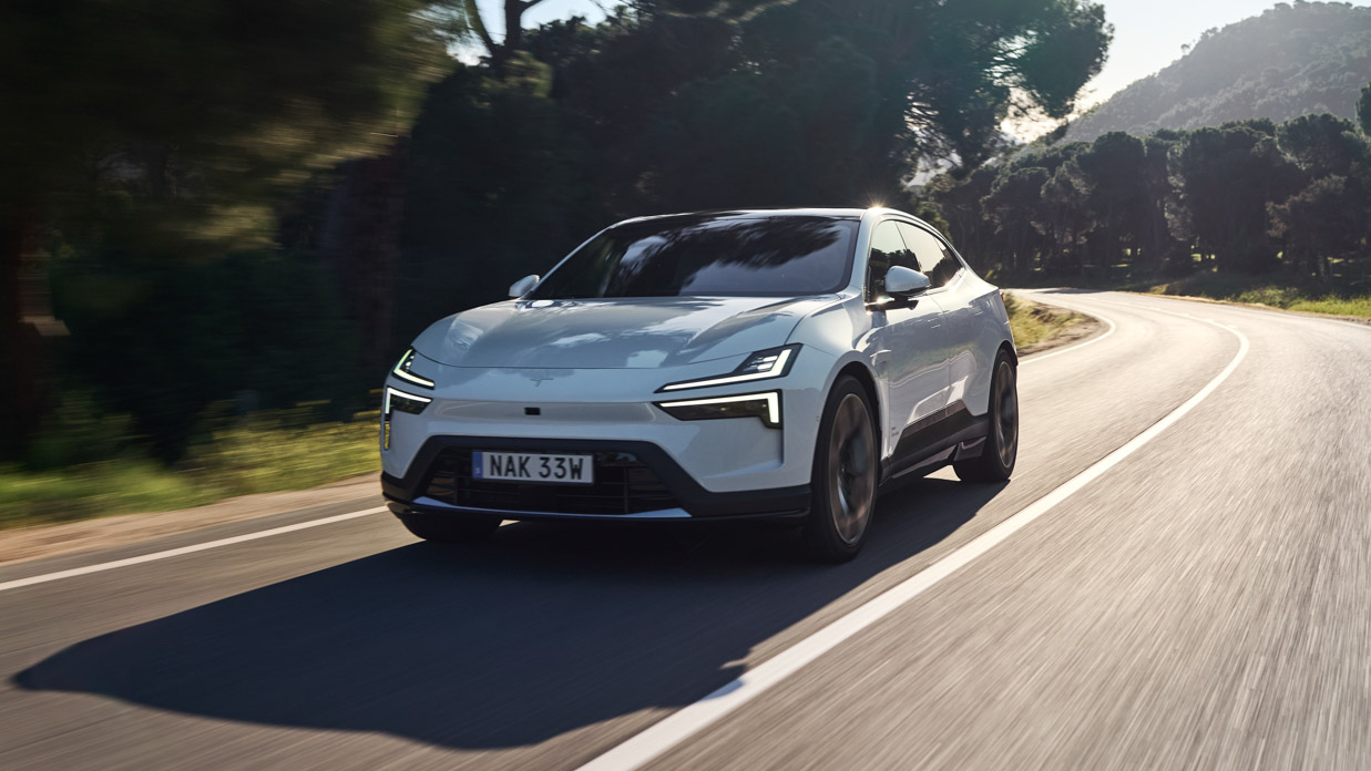 Polestar 4 2024 Fahrvorderseite 3