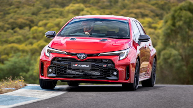 Toyota GR Corolla GTS 2023 Front 3/4 Spur 2