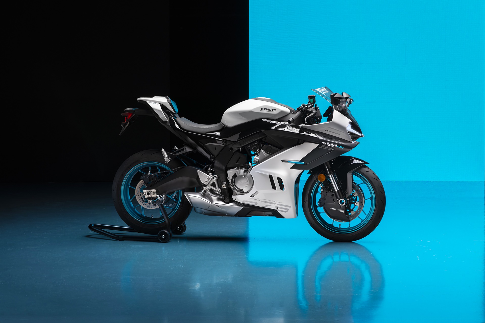 Die CFMoto 675SR-R ist die Daytona R, die Sie sich von Triumph wünschen würden
