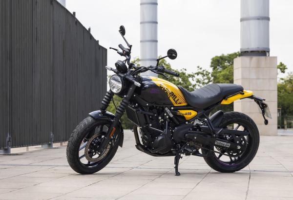 Royal Enfield Guerrilla 450 – Vorderseite