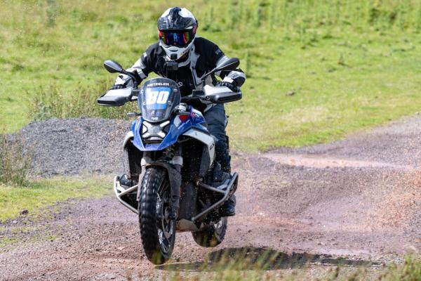 BMW R1300 GS im Gelände gefahren