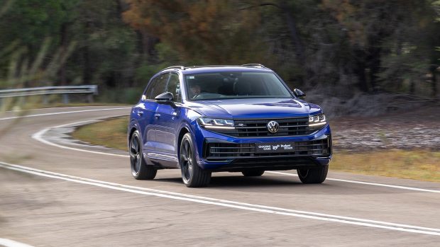 Volkswagen Touareg R 2024 Fahrvorderseite 2