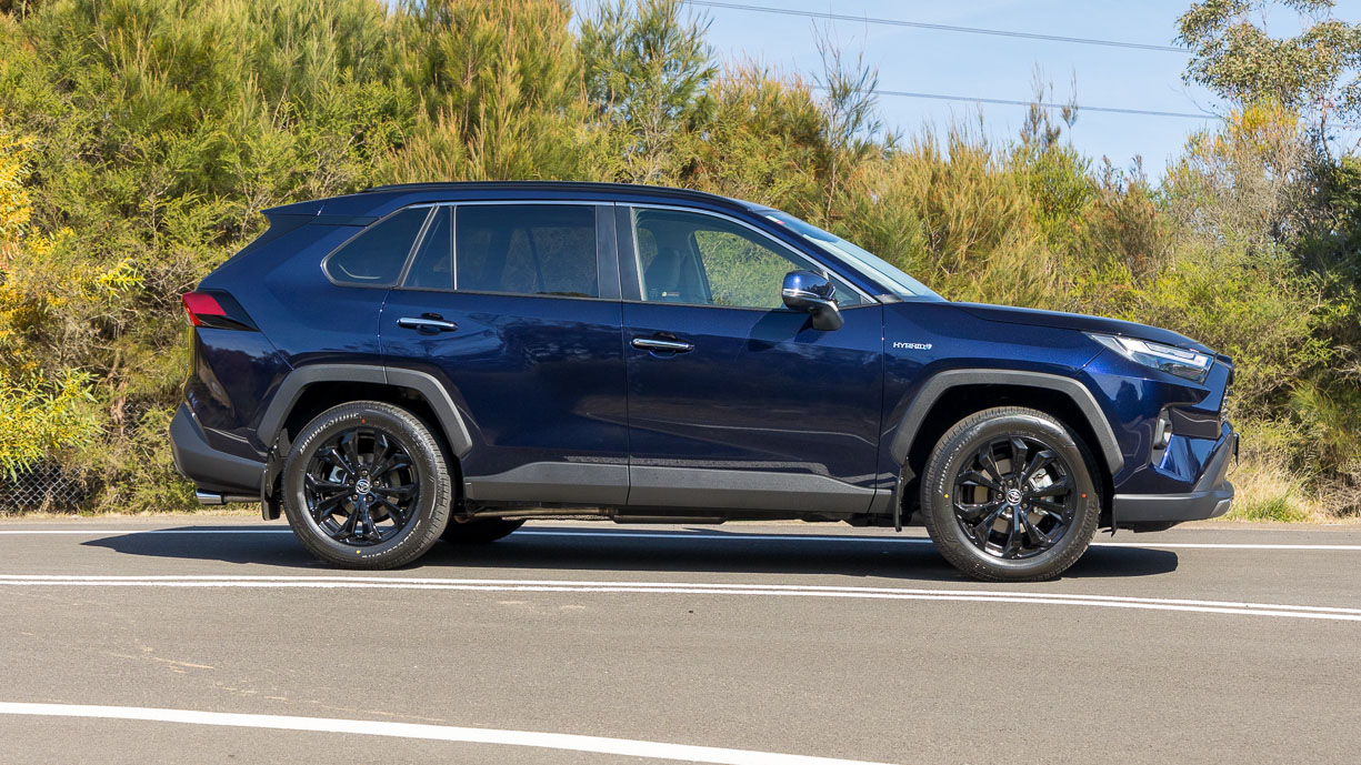 2024 Toyota RAV4 Cruiser Hybrid statischer Seitenwinkel