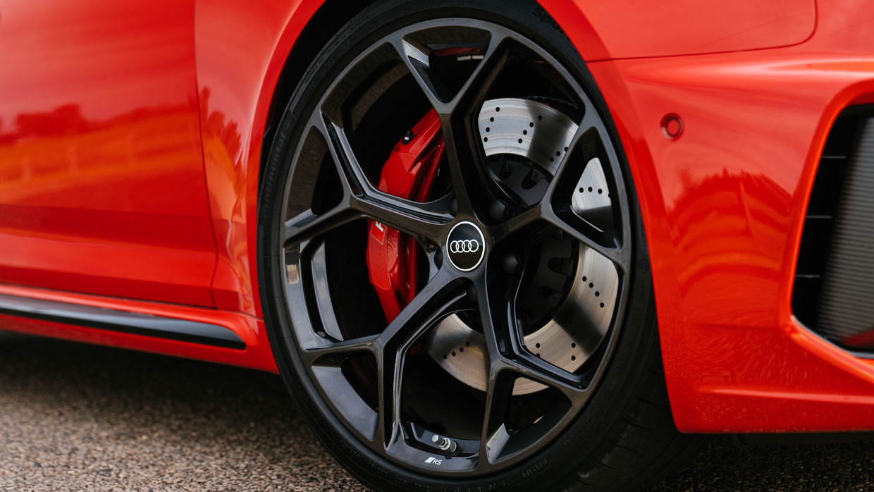 Audi RS4 Avant 2024 Rad