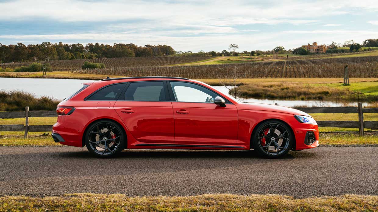 Audi RS4 Avant 2024 Seite
