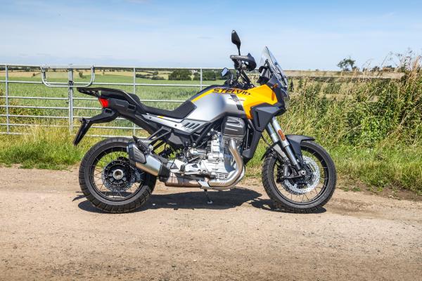 Moto Guzzi Stelvio - Seite