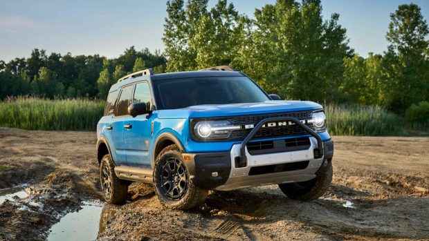 2025 Ford Bronco Sport mit Sasquatch-Paket vorne 3/4 Winkel statisch