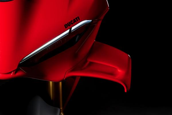 2025 Ducati Panigale V4 S – Winglet