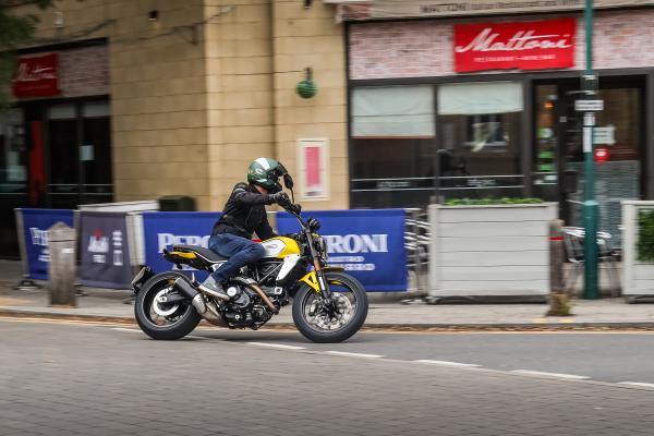 Ducati Scrambler – Fahren in der Stadt