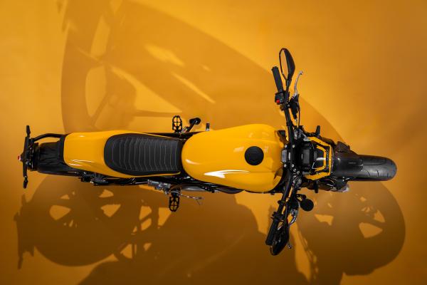 Eine Vogelperspektive der CCM Street Moto R