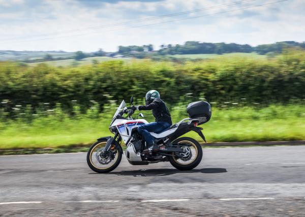 Honda XL750 Transalp - Fahren