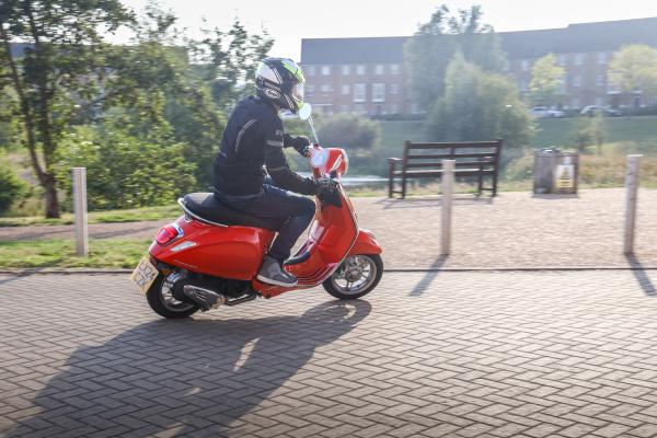 Vespa 125 Primavera - fahren