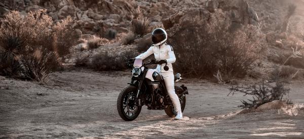 Ducati Scrambler Rizoma Edition unterwegs