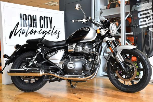 Royal Enfield Super Meteor 650 – Seite