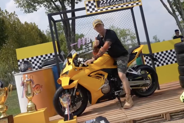 Der Cyclone RC600 Er sieht zufrieden damit aus!