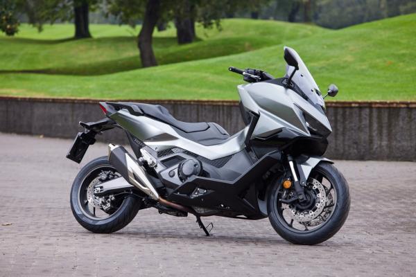 Der neue Forza 750 verfügt über ein neues Design