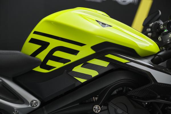 Der Kraftstofftank der Street Triple 765 Moto2