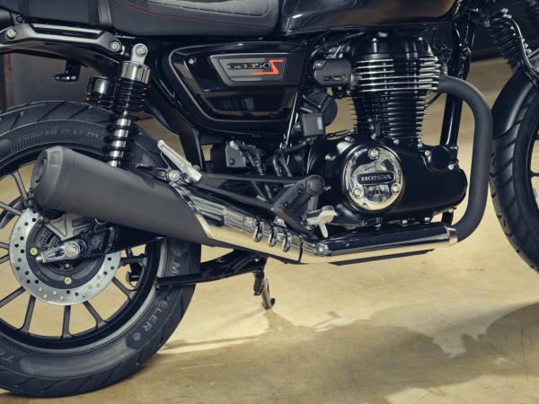 Die Leistung kommt von einem luftgekühlten 4-Takt-OHC-Einzylindermotor mit 2 Ventilen