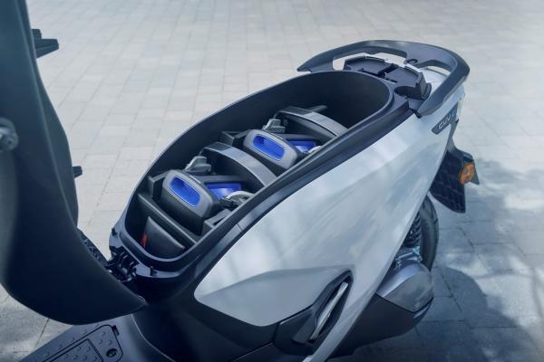 Honda CUV e unter dem Sitzfach 