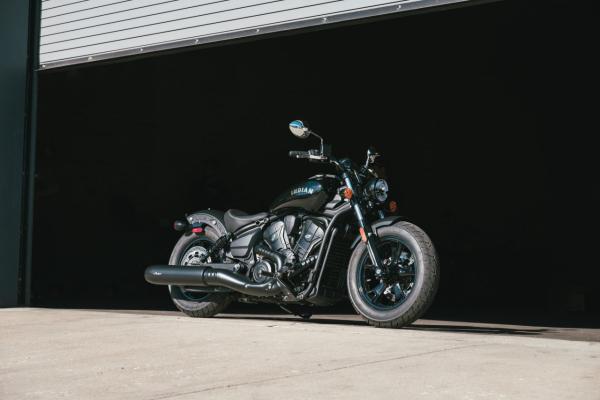 Indian Scout Bobber Schwarz