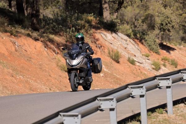 LED-Leuchten sind von vorne bis hinten vorhanden