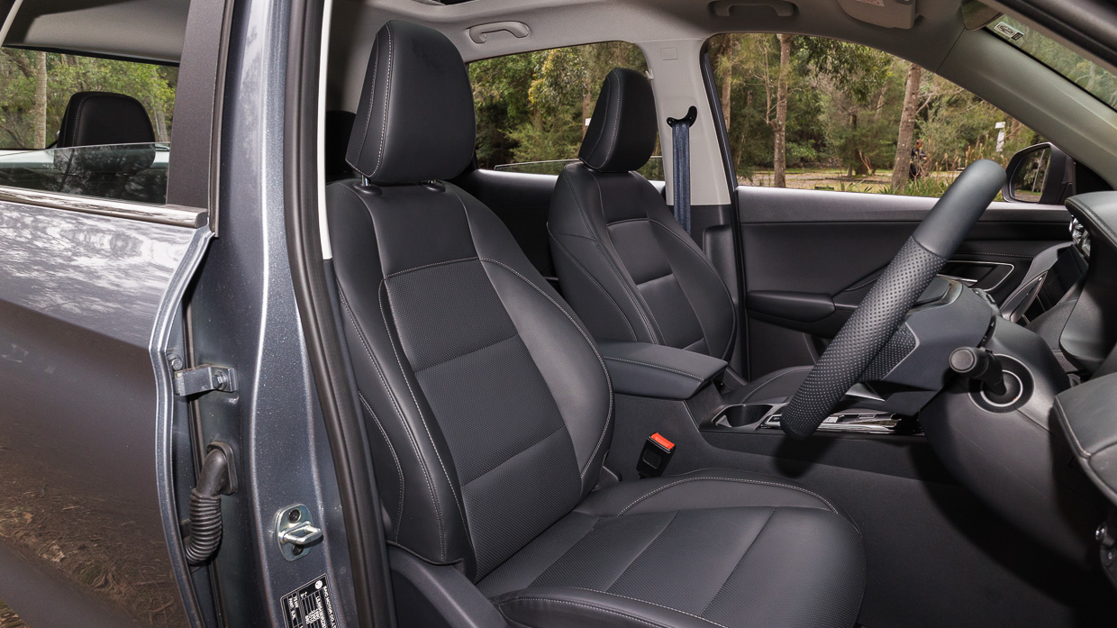 MG ZS Hybrid+ Essence 2025 Vordersitze