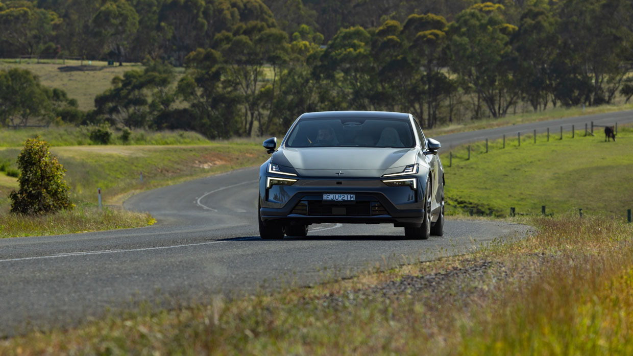 Polestar 4 Doppelmotor 2025 vorne 3/4 2