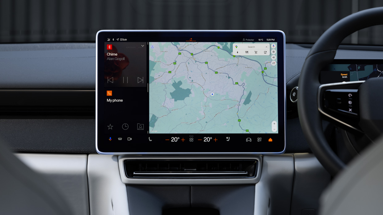 Bildschirm des Polestar 4 2025