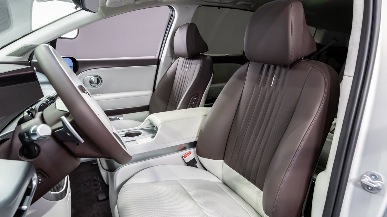 Innenausstattung der Vordersitze des Hyundai Ioniq 9 2025