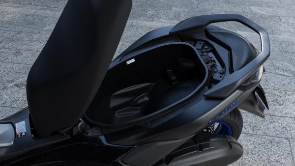 Yamaha NMAX 125 – Stauraum unter dem Sitz