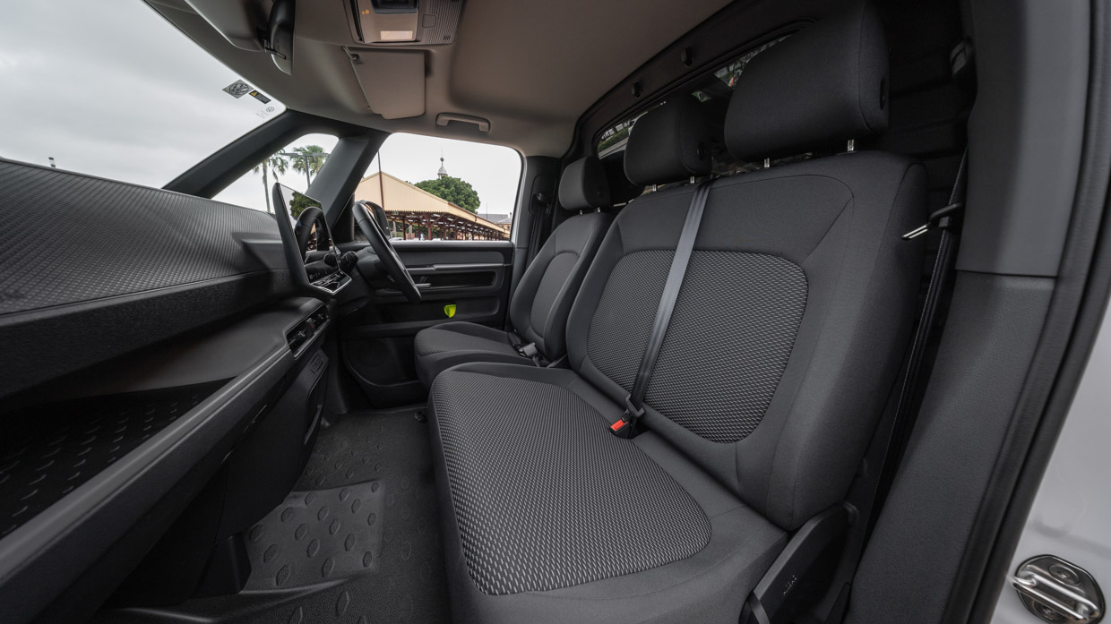 Innenvordersitze des Volkswagen ID Buzz Cargo 2025