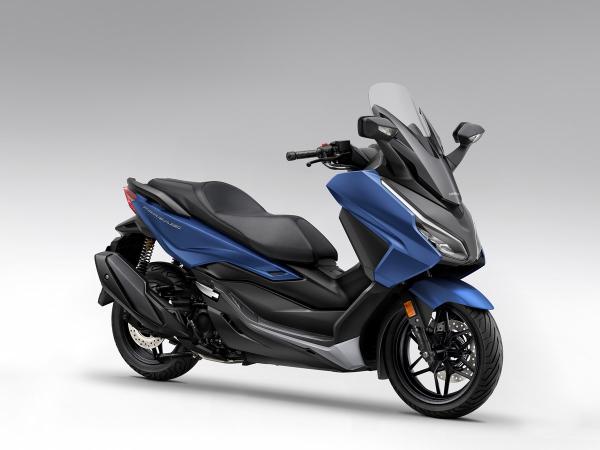 Honda Forza 350 Blau und Schwarz