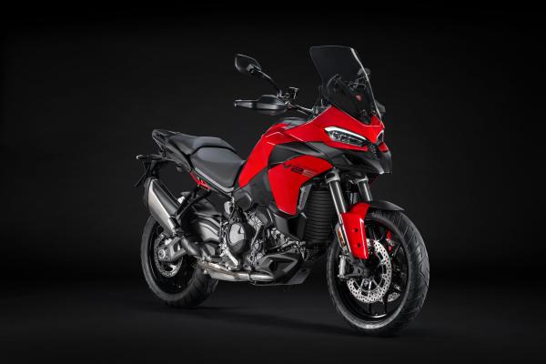 Das neue Motorrad nutzt den neuen 890-cm³-L-Twin-Motor
