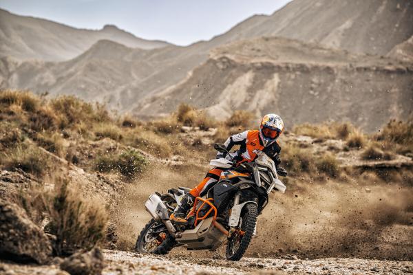Neue KTM 1390 Super Adventure R in Aktion