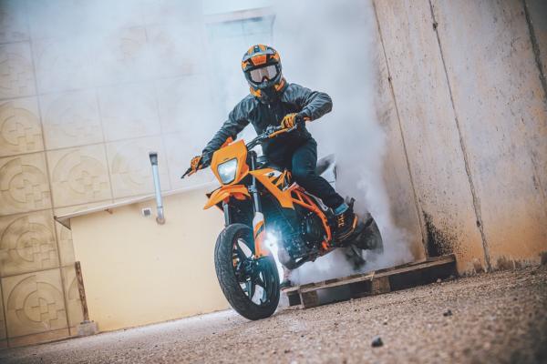Ein Burnout bei der 125 SMC R