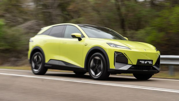 Deepal S07 2025 fährt vorne 2