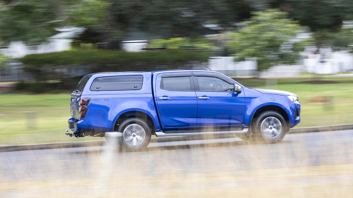 Isuzu D-Max LS-U+ Tour Mate 2025 Fahr 2