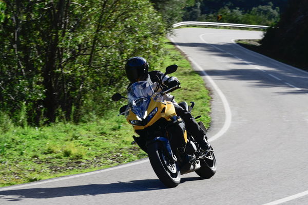 Kurve auf dem Tiger Sport 800