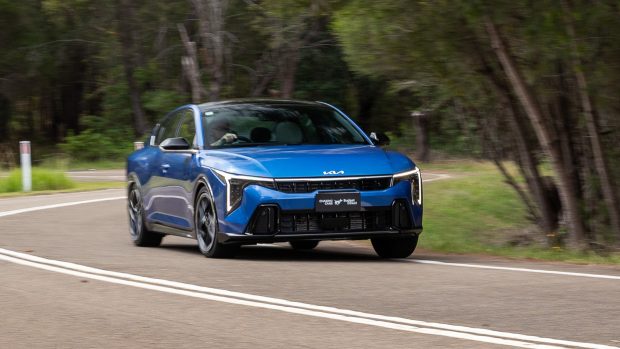 KIA K4 GT-LINE 2025 Fahrfront 24