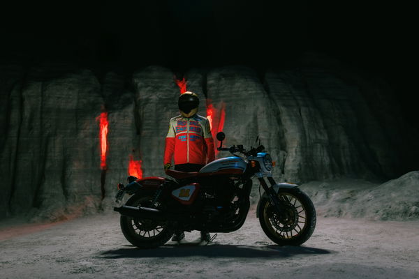 Royal Enfield Shotgun 650 Flamme noch