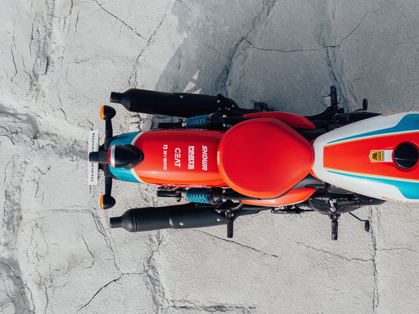 Royal Enfield Limited Edition Shotgun 650 Sitz und hintere Abteilung