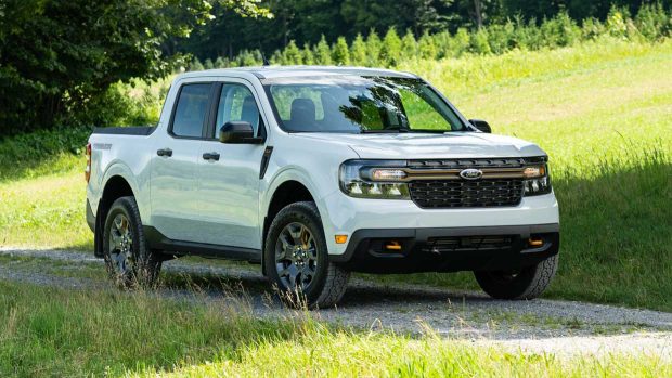 Ford Maverick Tremor 2023 Front 3/4 Thumbnail