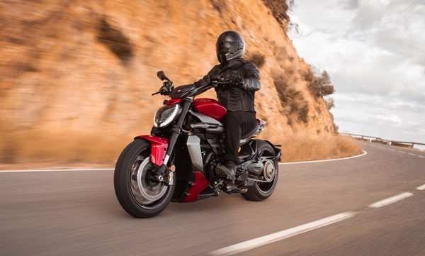 Der 2025 Ducati XDiavel V4